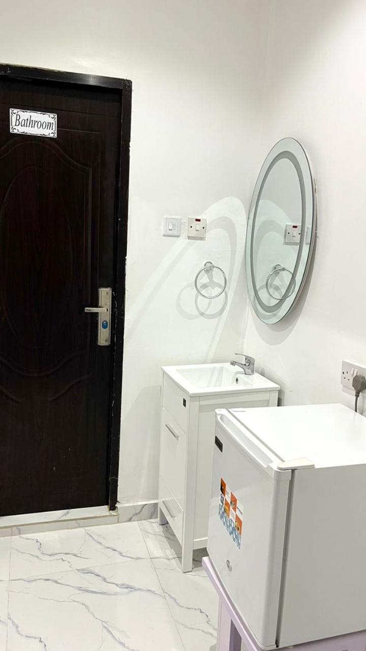 Blueocean Apartment Benin City Buitenkant foto